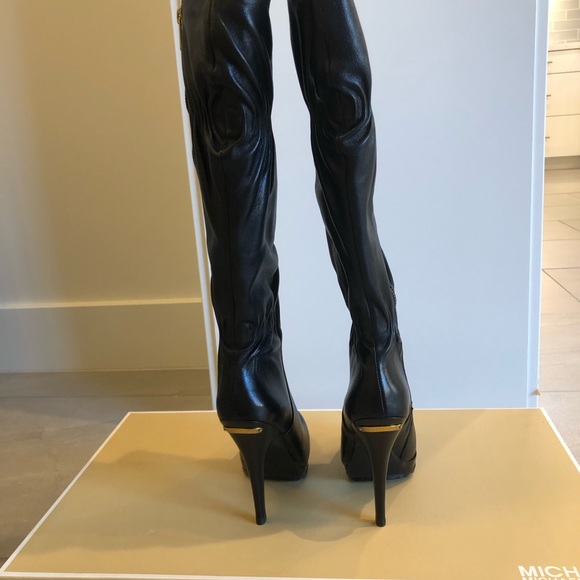 Michael Kors Webster Leather Boot. Black size 5 - Picture 3 of 4